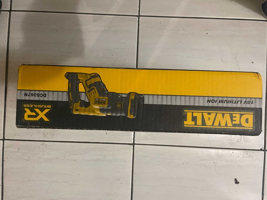 Акумулаторен саблен трион DeWALT DCS367N, 18 V