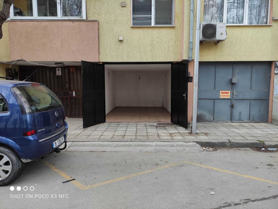 Дава се под наем Гараж / Паркомясто в Варна, Колхозен пазар - 19 кв.м за 127.5 € - Снимка #1