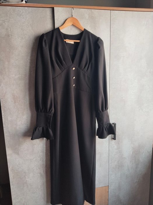 Продам элегантное черное платье