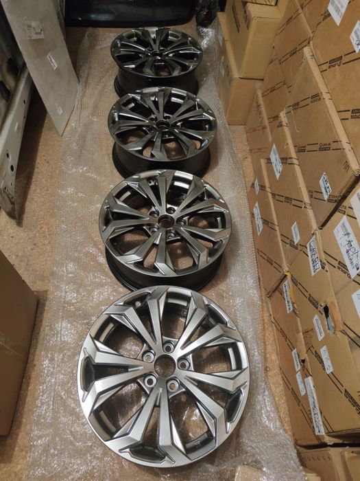 Продам комплект легкосплавных дисков.