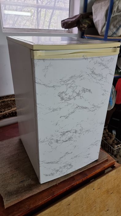 Мини холодильник 1м.