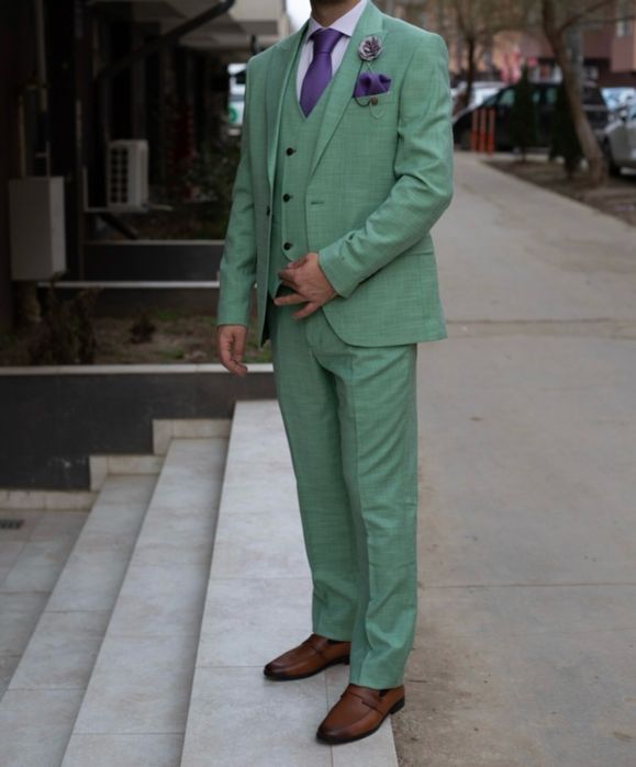 Costum barbatesc business