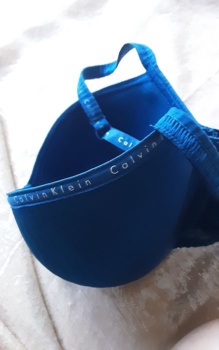 CALVIN KLEIN оригинален сутиен 70DD