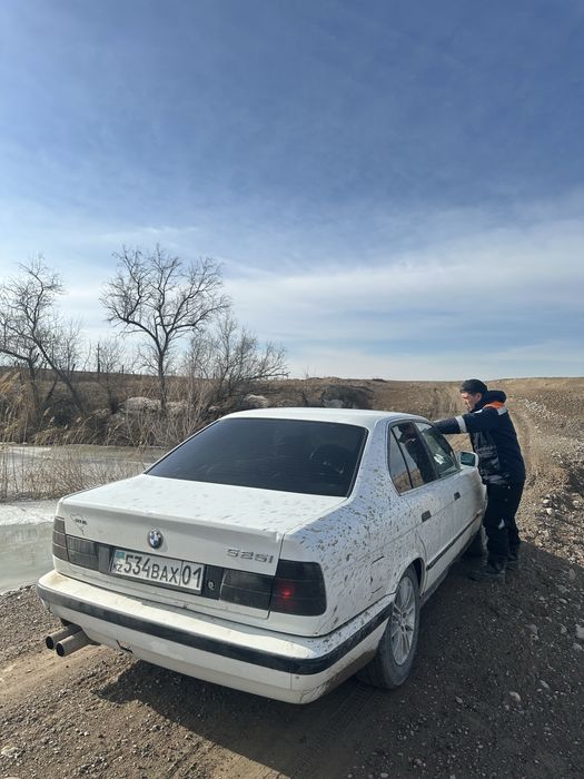 Продаю строчно бмв