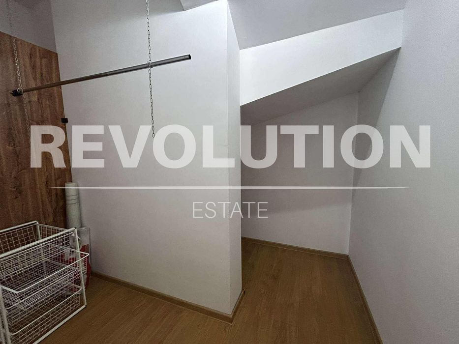 Тристаен апартамент в района на Бриз!