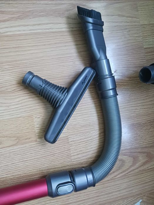 Прахосмукачка dyson sv09