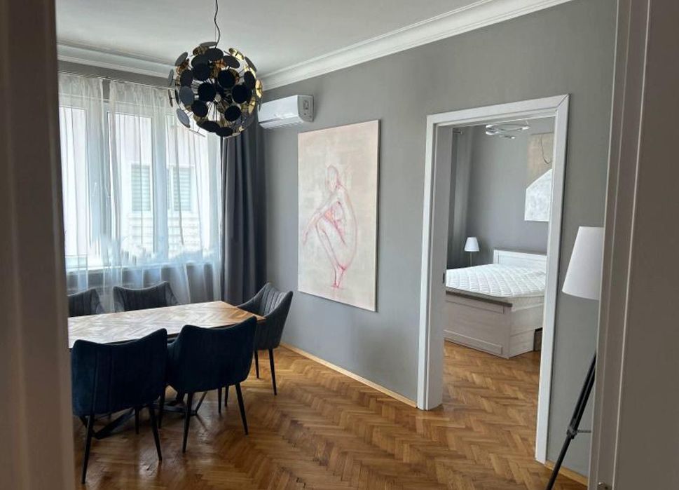 Дава се под наем Тристаен апартамент в София, Център - 110 кв.м за 1400 € - Снимка #2