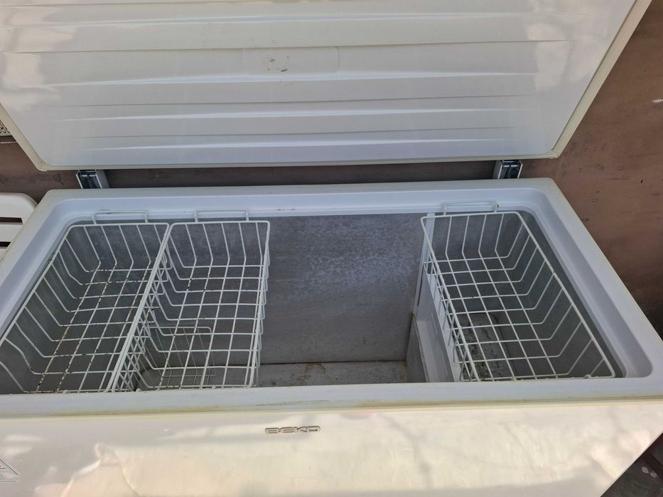 Фризер BEKO HSA 40540 374L