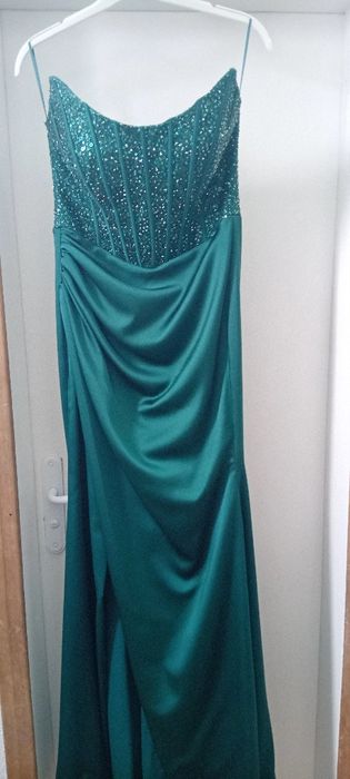 Елегангна бална рокля