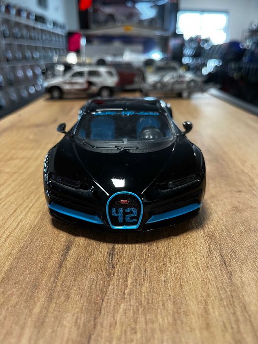 Колекционерски модел  BUGATTI CHIRON SUPER SPORT  1:24 мащаб