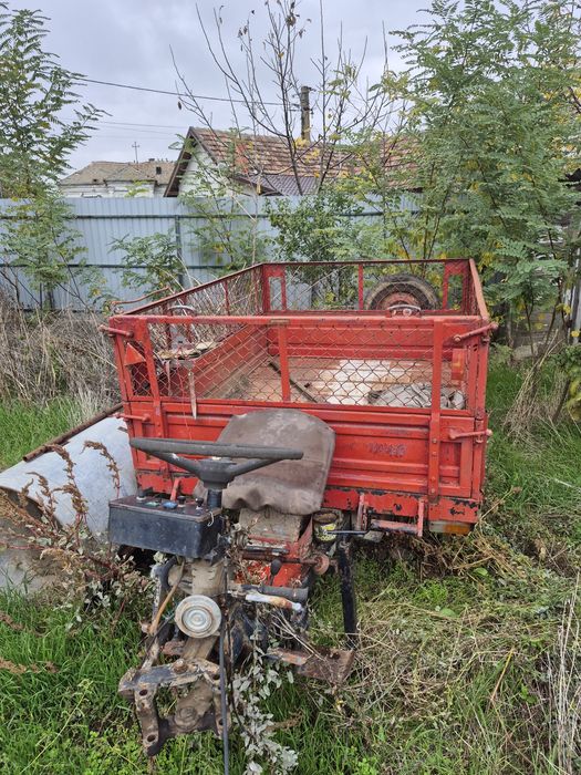 Vând motocultor 4x4