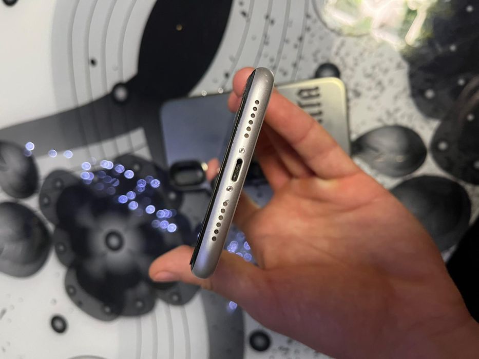 Vând iPhone xr  bun