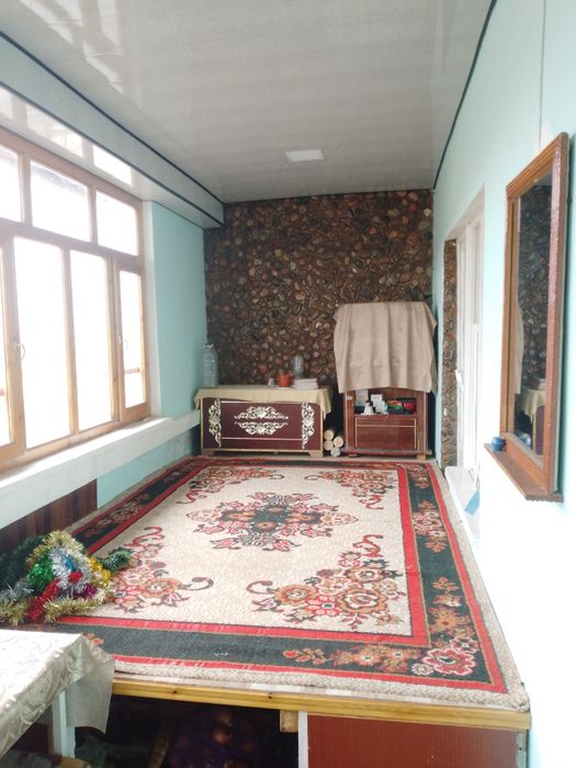 Олмалик шахар 5/2 да 3-хонали Уй сотилади