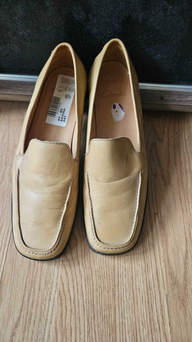 Clarks женски кожени мокасини, размер 38.5