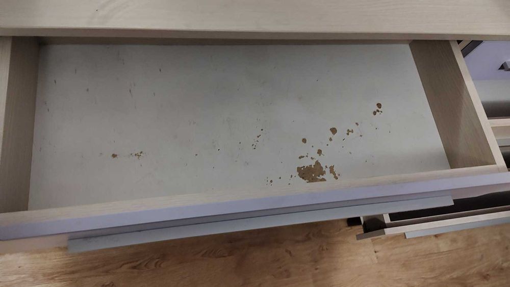 Тоалетка / скрин с шкафове в бежово и лилаво + огледало в лилава рамка