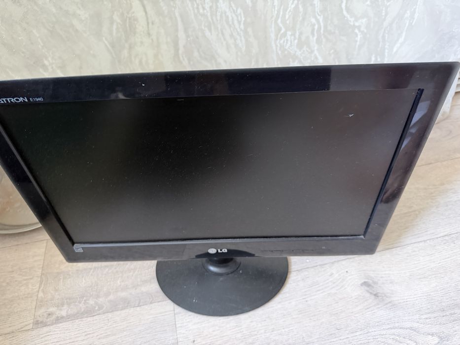 Мониторы 60 гц, рабочие, LG и ACER