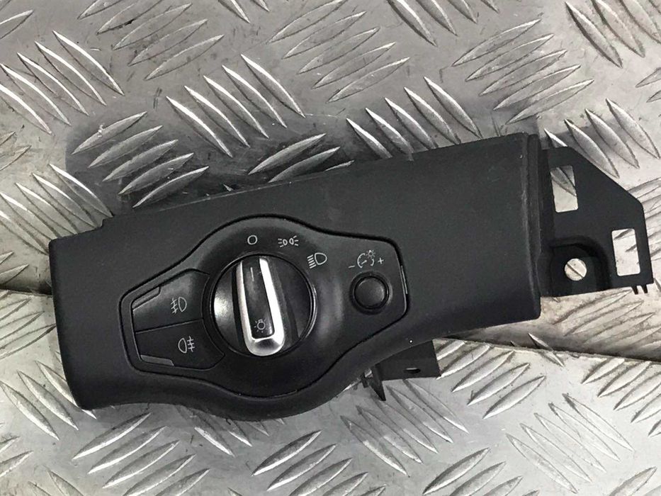 Ключ фарове Audi A4 2011г.