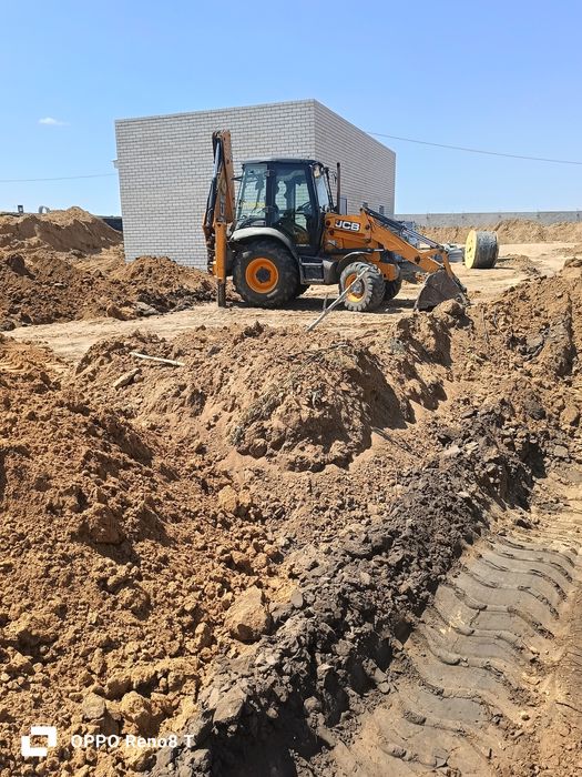 Экскаватор погрузчик Jcd трактор 3.1 услуги