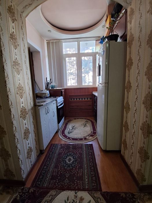 Срочно продаетсься кв М.Улугбек р. ТТЗ-2.  77 серия  кирпичный дом