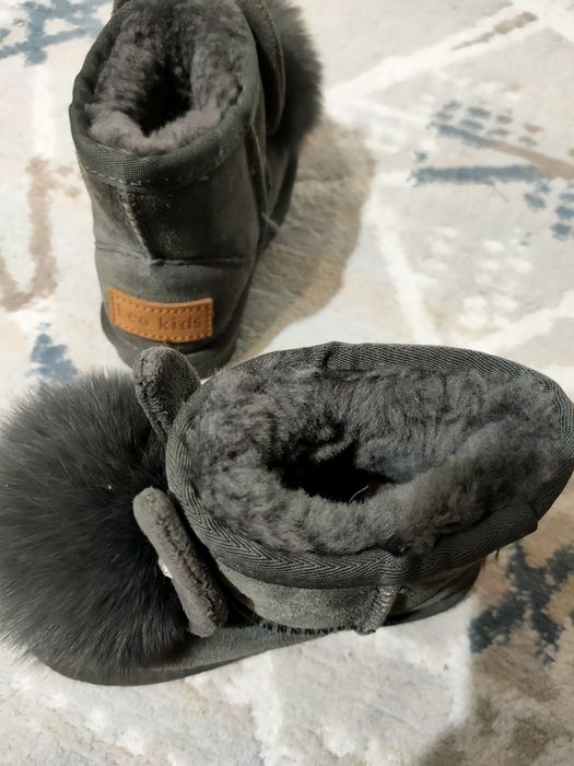 Продам угги серые и валенки черные