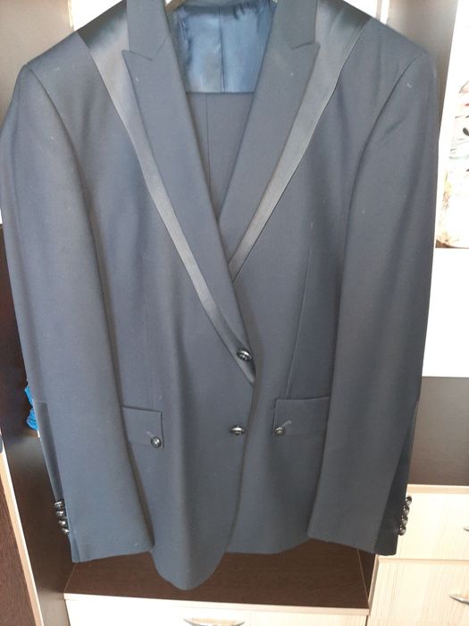 Продам костюм  5 тысяч