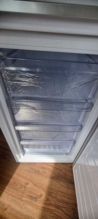 Продам холодильник BEKO RCSK335M20W