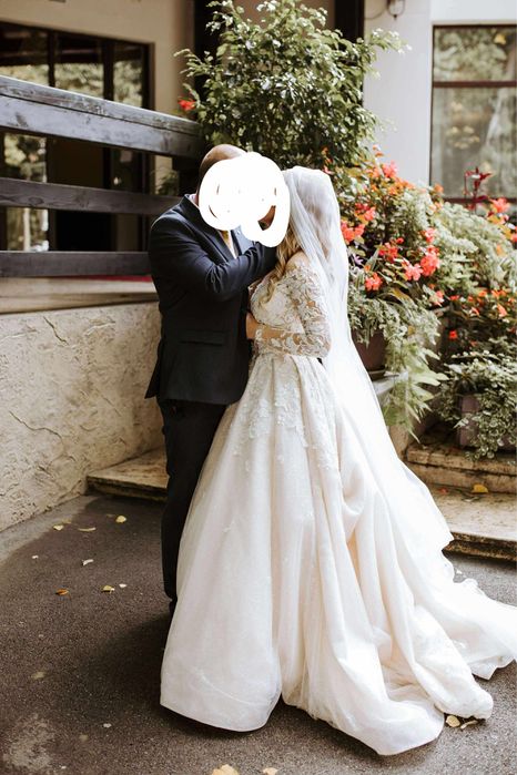 Rochie de mireasă elegantă, alb-roziu, purtată o singură dată