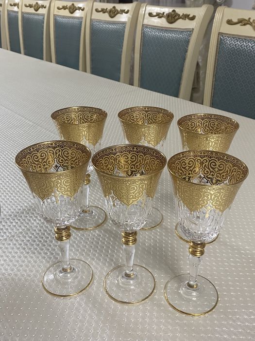 Графин и 6 фужер (есть 5 коробок)