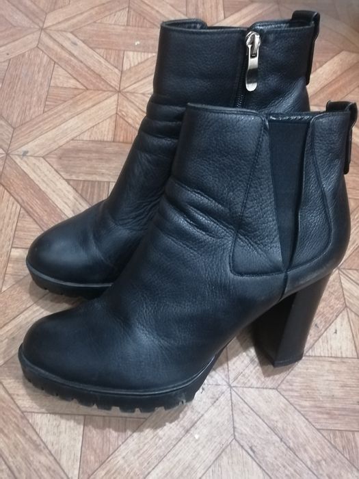 Продам кожаные женские сопожки