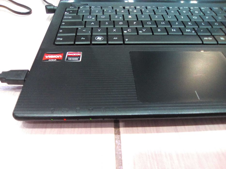 Лаптоп ASUS X55U - два процесора