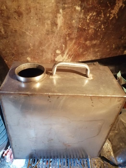 Продам канистры нерж. алюмин. Пластик