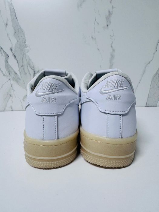 Nike AF1 albi cu talpa bej