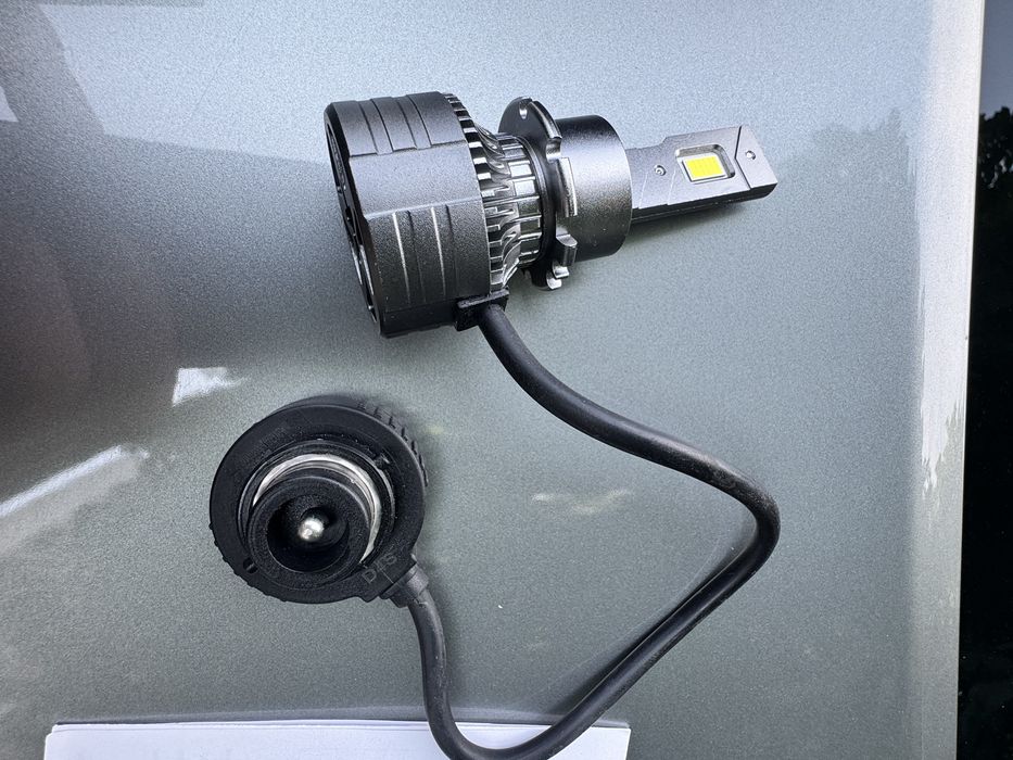 LED крушки D4S за кола