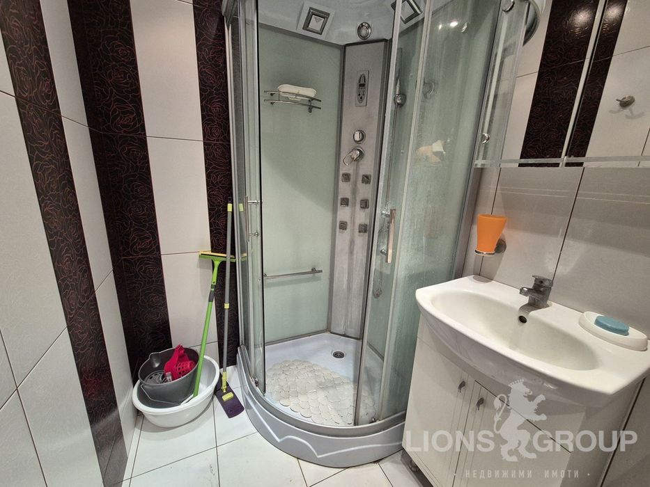 3-стаен в Варна-Базар Левски площ 100 цена 800