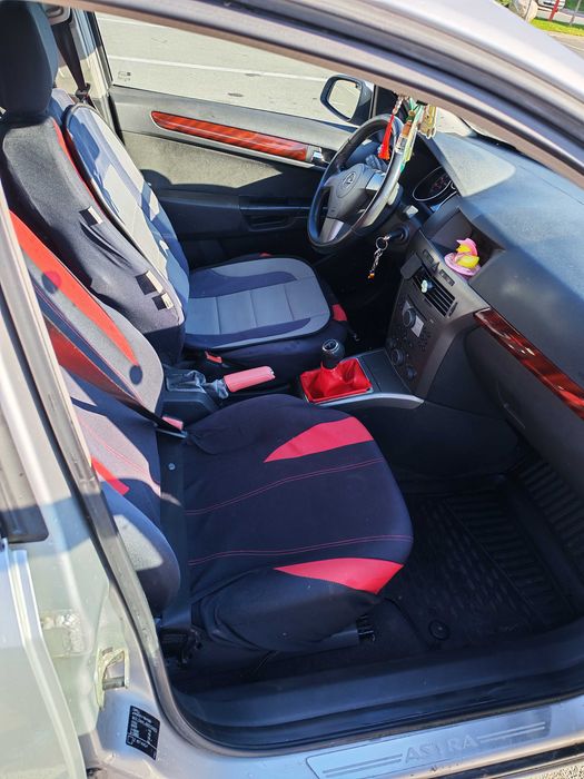 Vând Opel Astra h