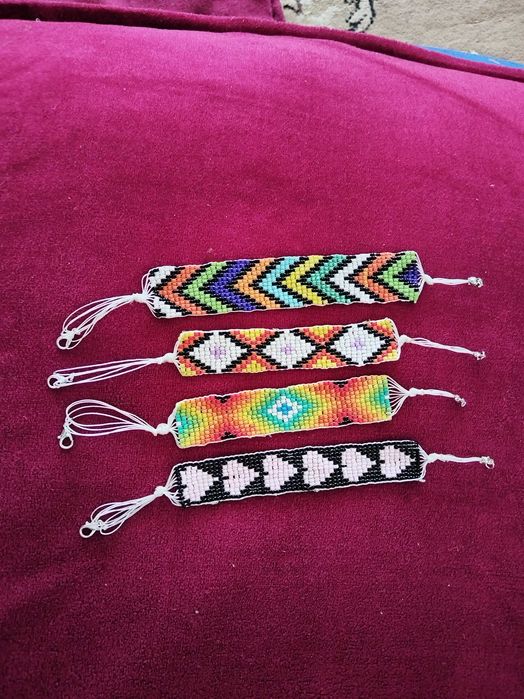 Продам новый браслеты разные цвета