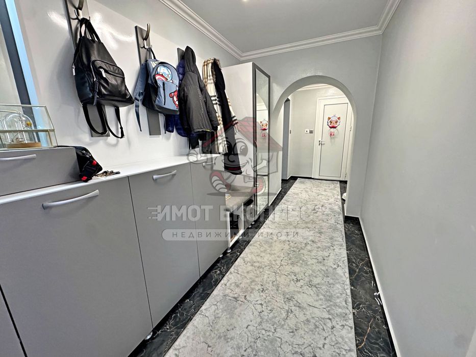 Самостоятелна къща, с двор, кв.Метоха