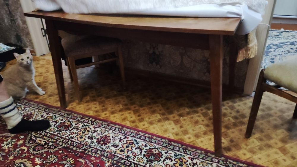 Стол Шкаф (сервант), стол раскладной, стулья. Мебель советских времен