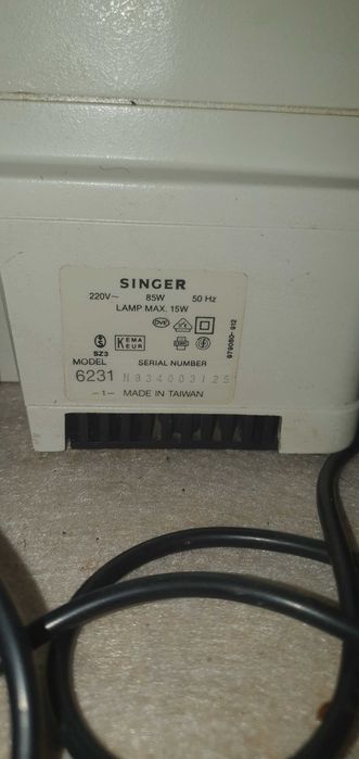 Singer 6231 JEANS | Mașină de cusut electrică | Funcțională | Made in Taiwan
