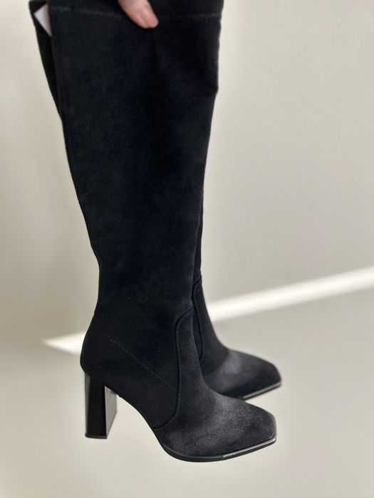 Дамски велурени ботуши