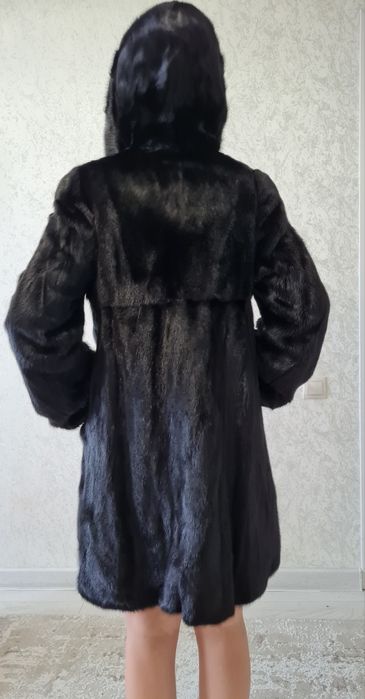 Продам норковую шубу