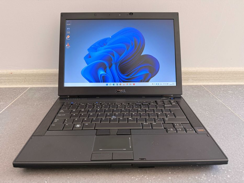 Laptop DELL-i5,SSD,tastatura iluminata,amprenta,DDR3-gaming