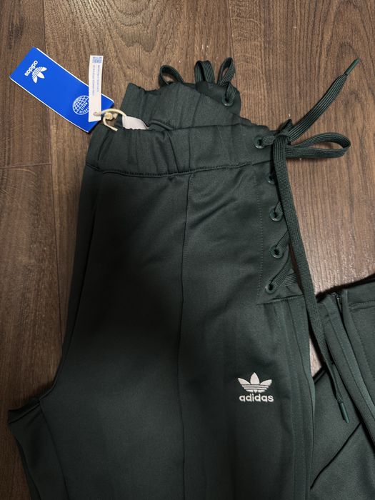 Оригинално дамско долнище Adidas