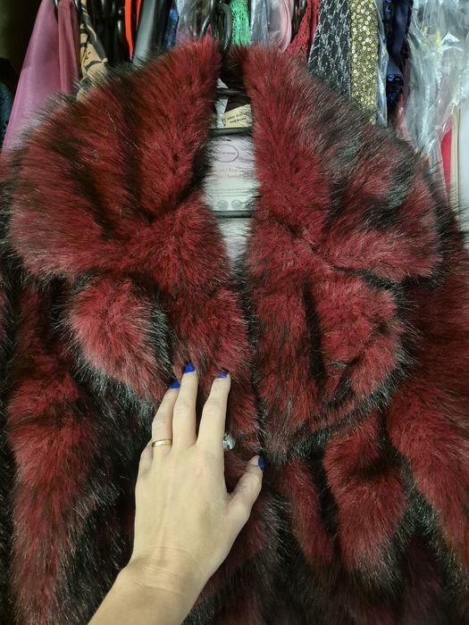 Haina de blana noua cu eticheta,  mărimea Xs, dar merge și la S-M