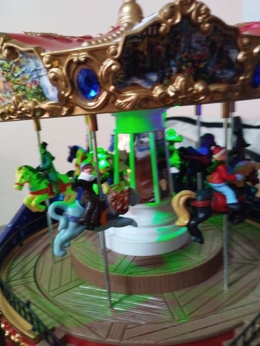 Голяма музикална коледна въртележка