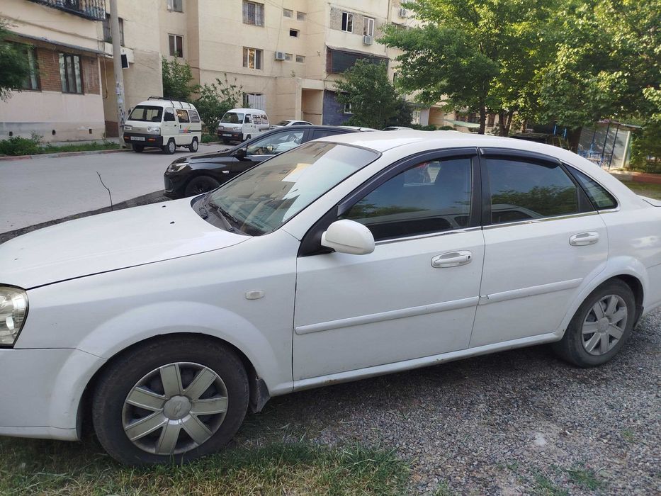 Chevrolet Lacetti / Gentra 2010 — 2