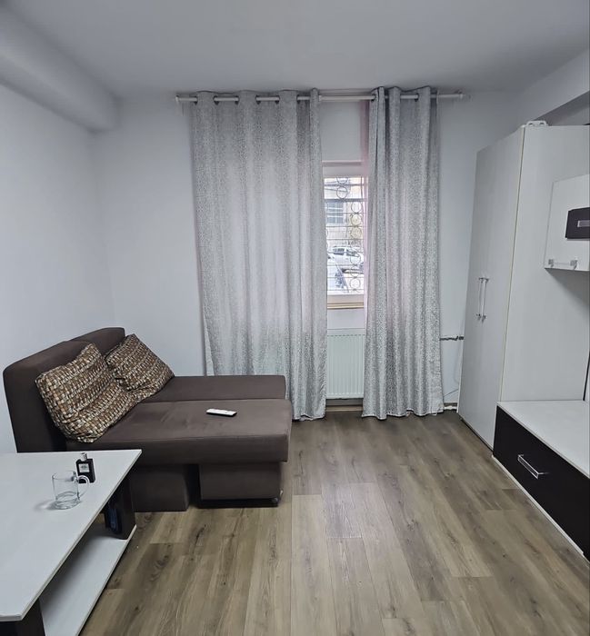 Garsoniera de inchiriat