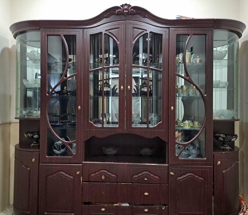 Servant  stenka   xolati yaxwi