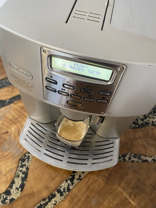 Expresor / espressor delonghi magnifica