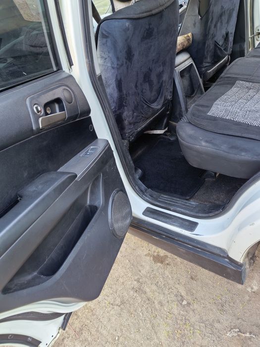 Жағдайы жақсы. Бірқолдан айдалған